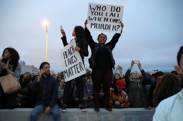 Demonstrators in Oakland, California, July 7, 2016. (Reuters/Stephen Lam)