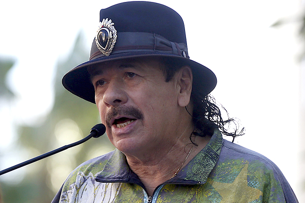 Carlos Santana (Reuters/Mario Anzuoni)