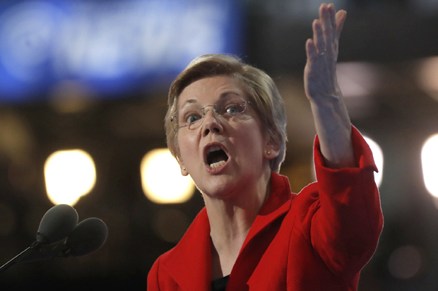 Elizabeth Warren speaks at the Democratic National Convention in Philadelphia, July 25, 2016. (Reuters/Jim Young)