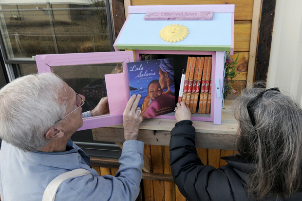 A Little Free Library lending box in Hudson, Wis. (AP/Jim Mone)