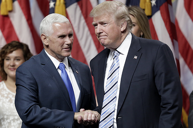 Mike Pence, Donald Trump (Reuters/Eduardo Munoz)