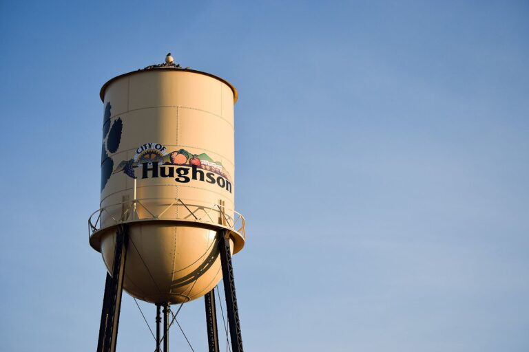 California water tower (Wikipedia)