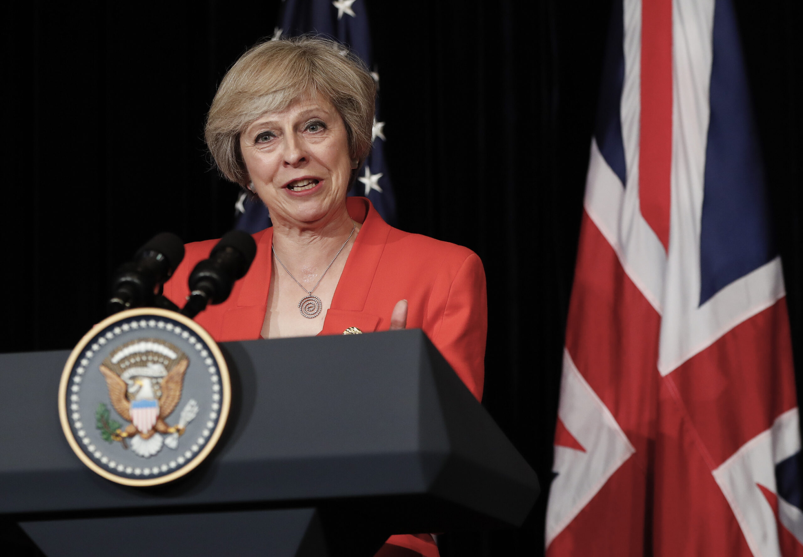 British Prime Minister Theresa May talks to media with U.S. President Barack Obama after their bilateral meeting in Hangzhou in eastern China's Zhejiang province, Sunday, Sept. 4, 2016, alongside the G20. (AP Photo/Carolyn Kaster) (AP)
