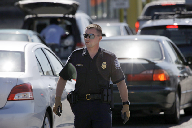 A U.S. Customs and Border Protection officer near Blaine, Wash.,  July 21, 2009. (AP/Elaine Thompson)
