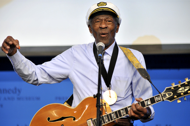 Music legend Chuck Berry plays "Johnny B. Goode" (AP/Josh Reynolds)
