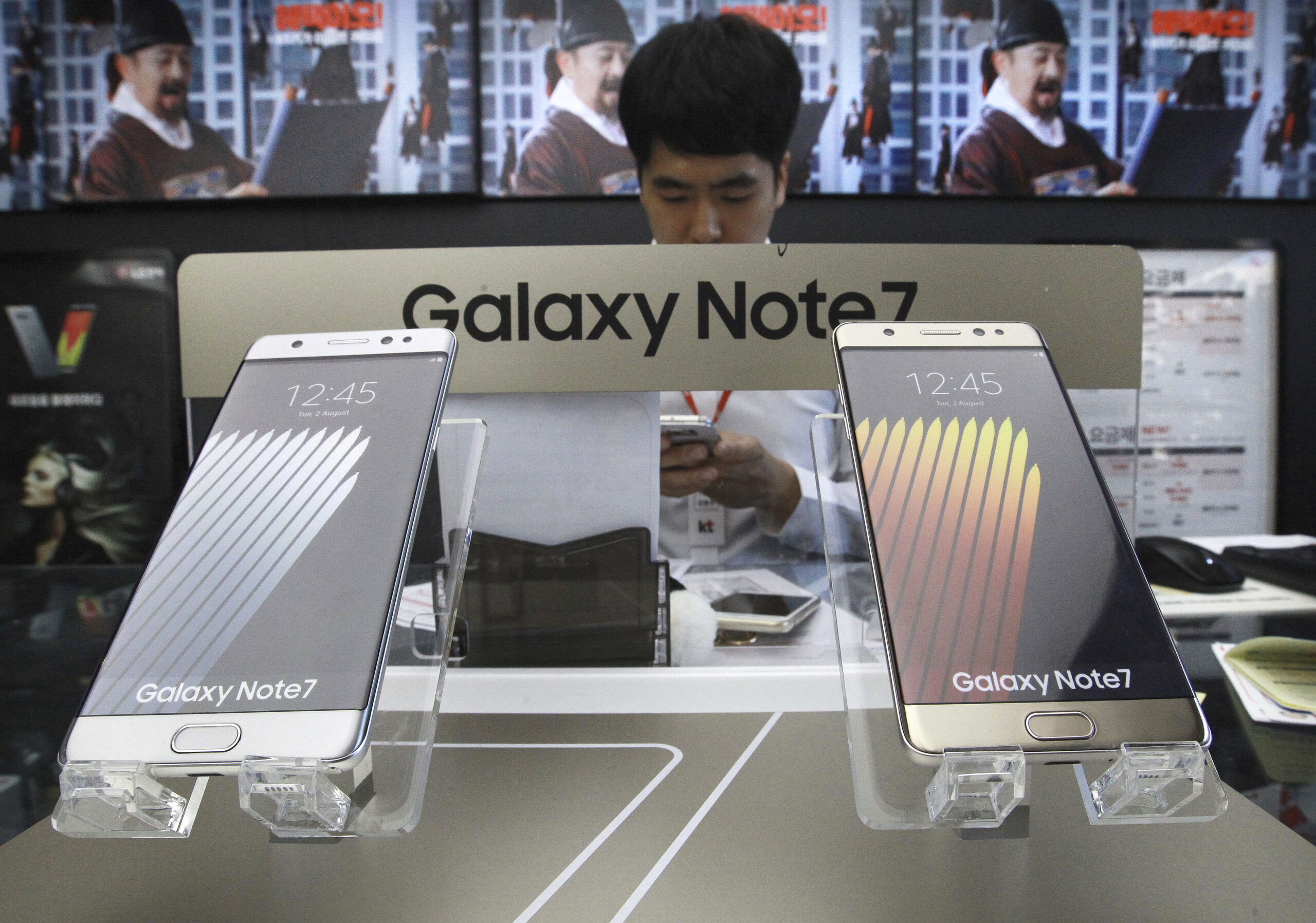 Samsung Electronics Galaxy Note 7 smartphones, Seoul, South Korea, Oct. 10, 2016. (AP/Ahn Young-joon)