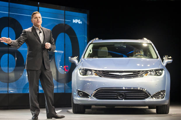Chrysler Pacifica Hybrid (AP/Tony Ding)