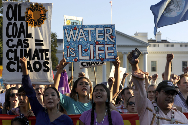 Supporters of the Standing Rock Sioux Tribe rally in opposition of the Dakota Access oil pipeline in front of the White House (AP/Jacquelyn Martin)