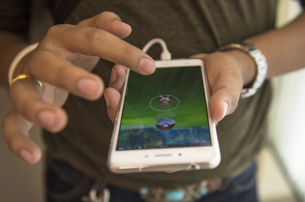 Pokemon Go (Getty/Lillian Suwanrumpha)