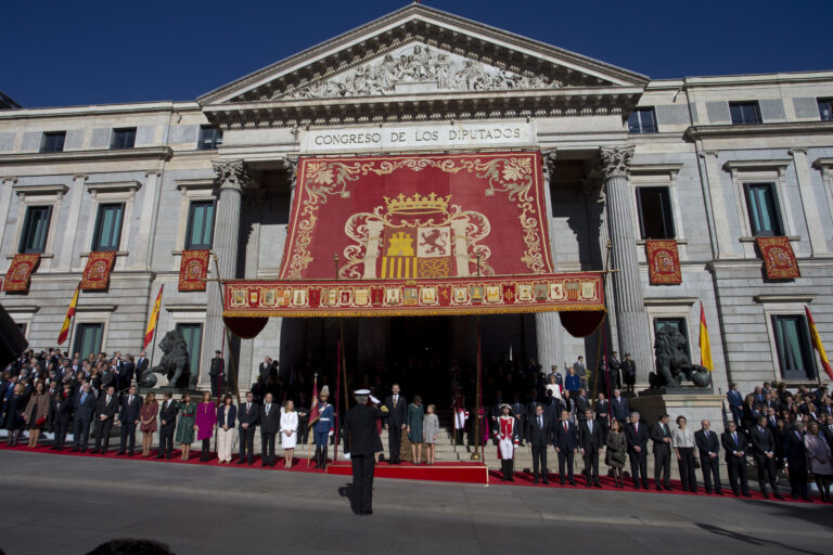 Spain's King Felipe is saluted after the new opening session of the Spanish parliament in Madrid, Spain, Thursday, Nov. 17, 2016.  (AP Photo/Paul White) (AP)