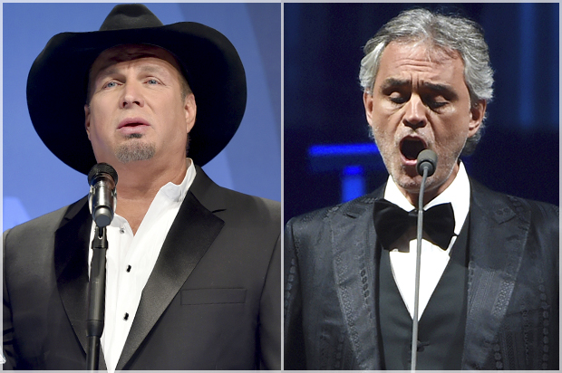 Garth Brooks, Andrea Bocelli (AP/Evan Agostini)