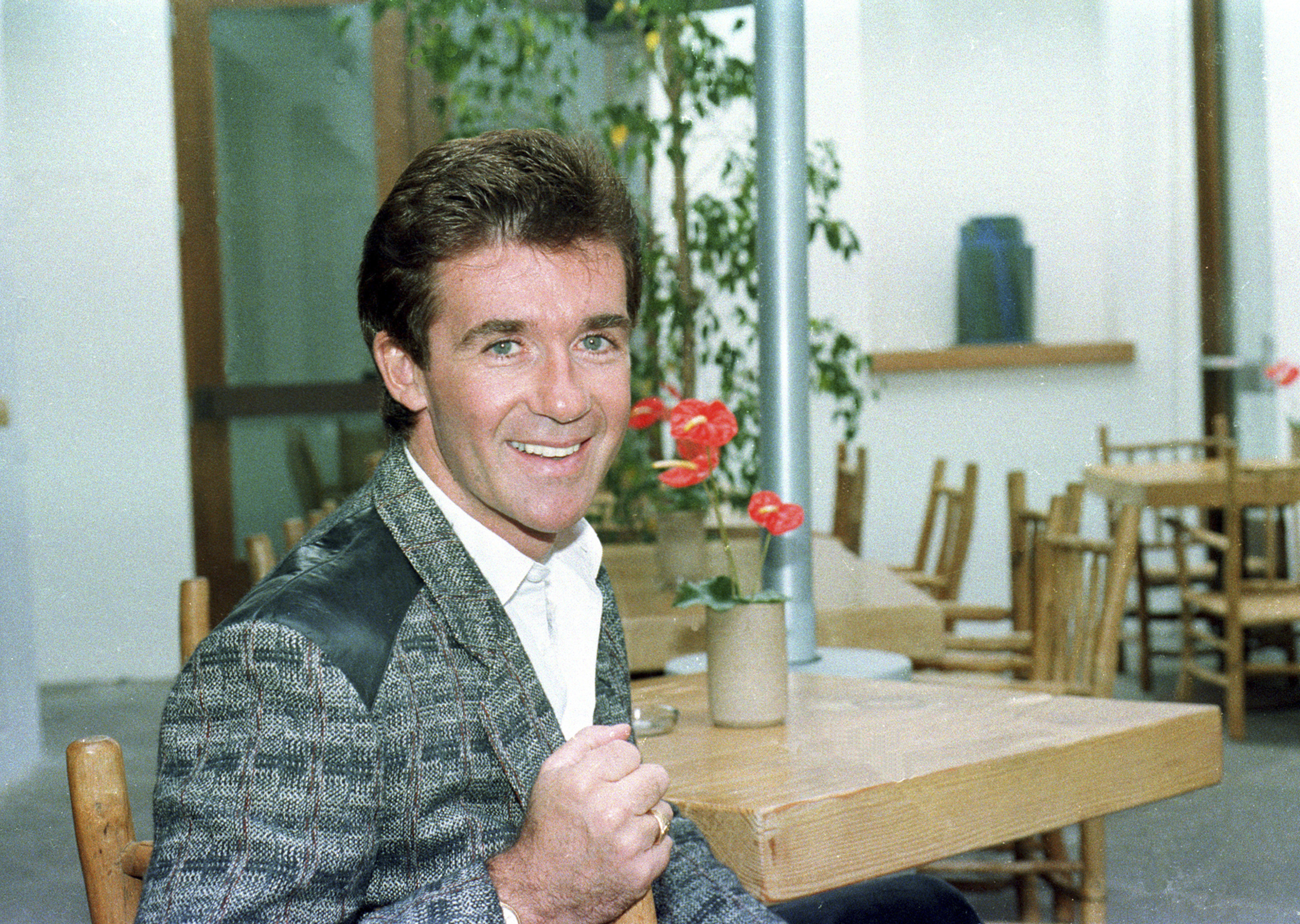 FILE - This Oct. 31, 1986 file photo shows actor Alan Thicke in Los Angeles. On Tuesday, Dec. 13, 2016, a publicist said the actor has died at the age of 69. (AP Photo/Nick Ut) (Associated Press)