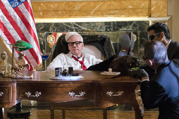 Malcolm McDowell (Michael Moriatis)
