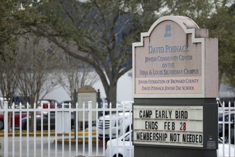 (AP Photo/Wilfredo Lee)