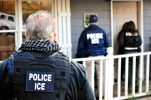 ICE operation. (Getty/Bryan Cox)