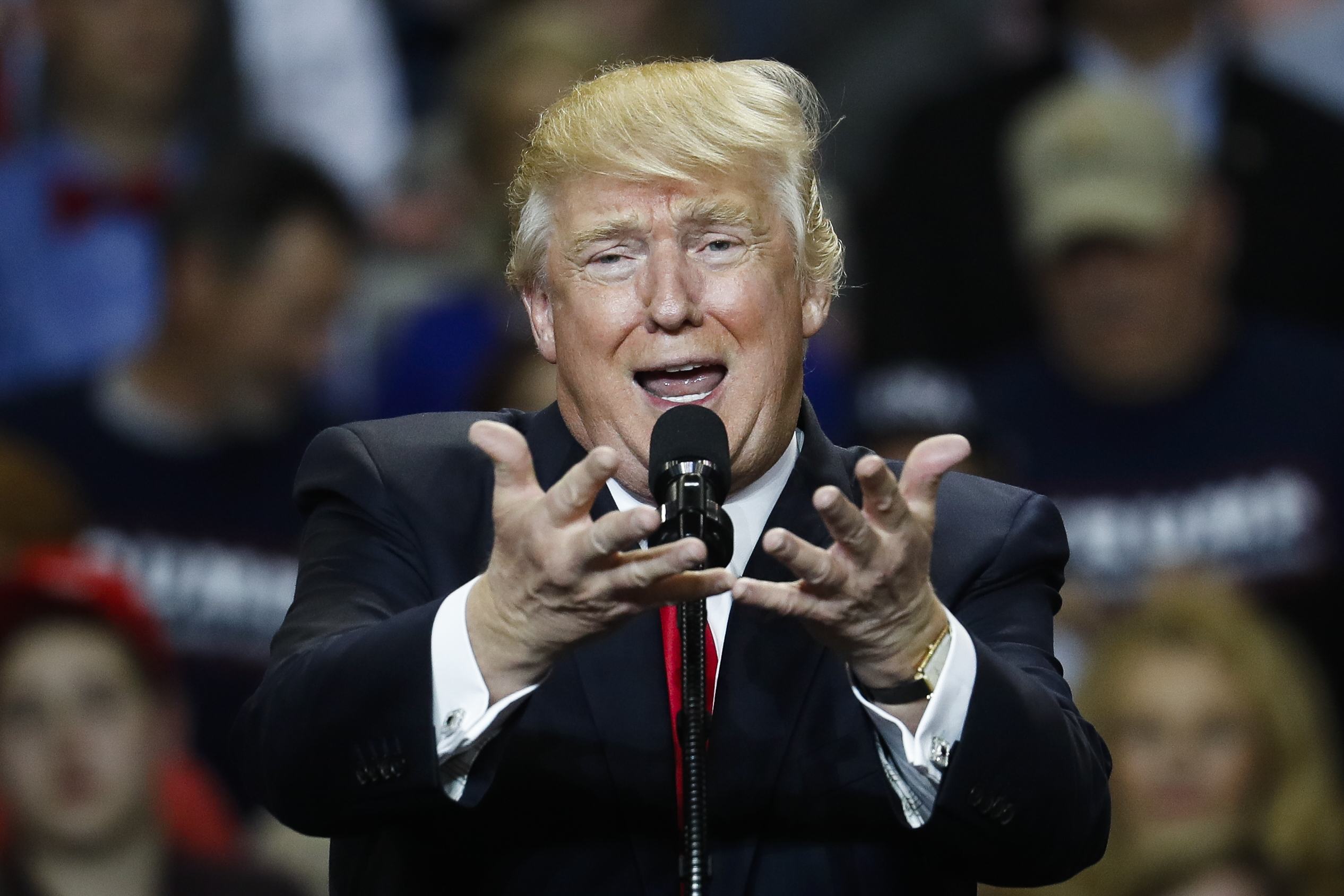 (AP Photo/John Minchillo)