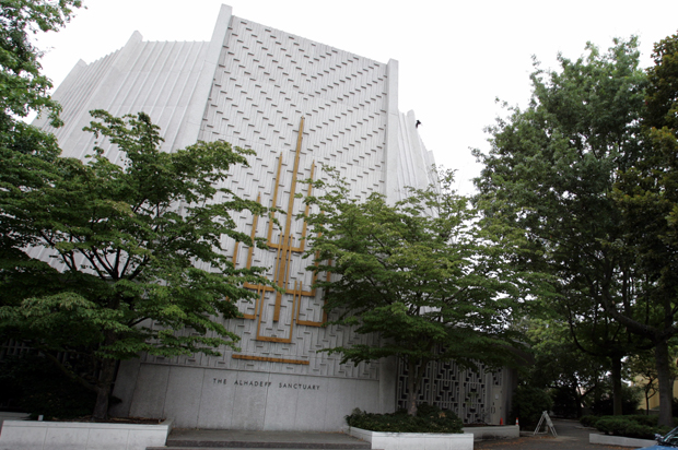The Temple De Hirsch Sinai in Seattle, photographed in 2006. (AP/Kevin P. Casey)