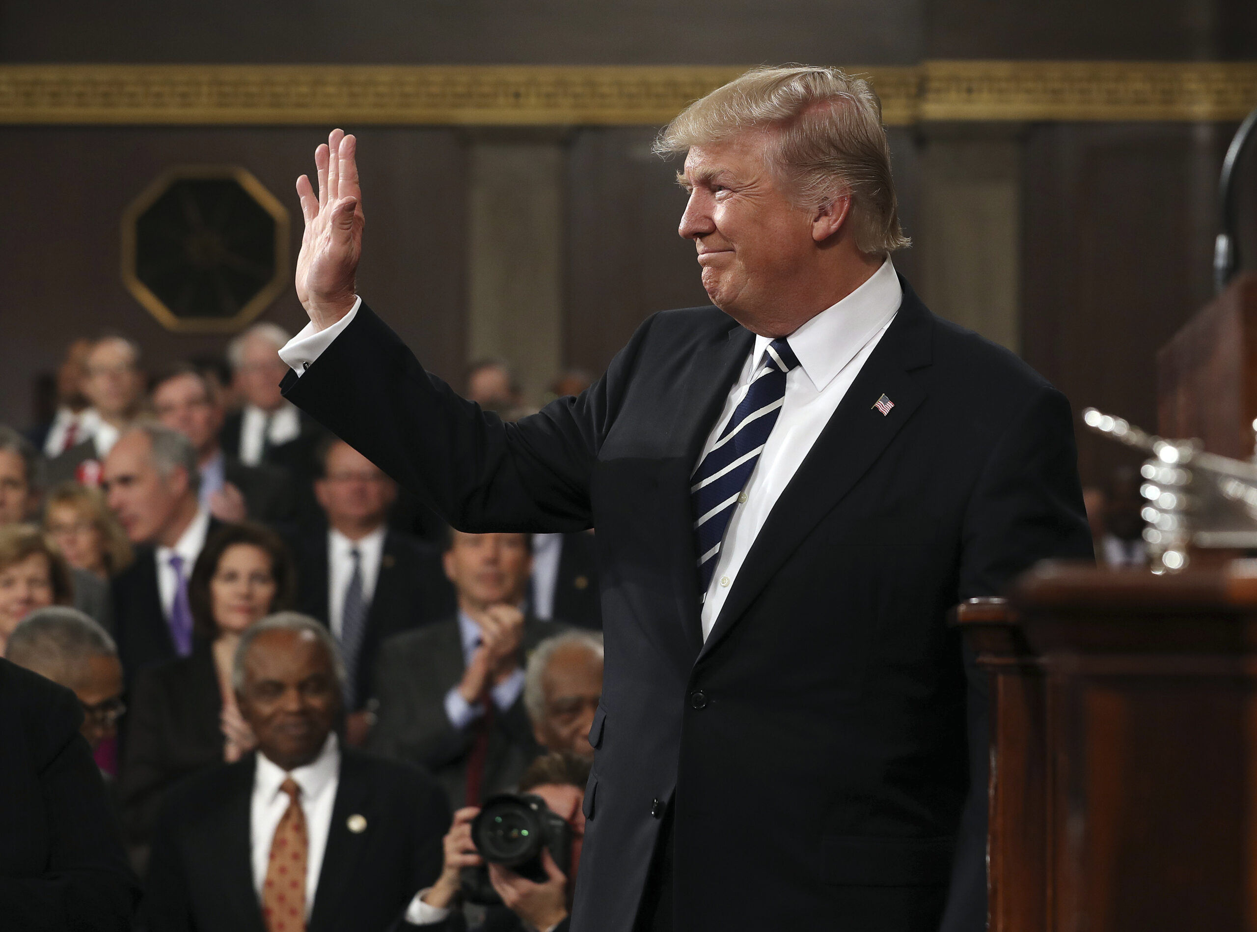 (Jim Lo Scalzo/Pool Image via AP)