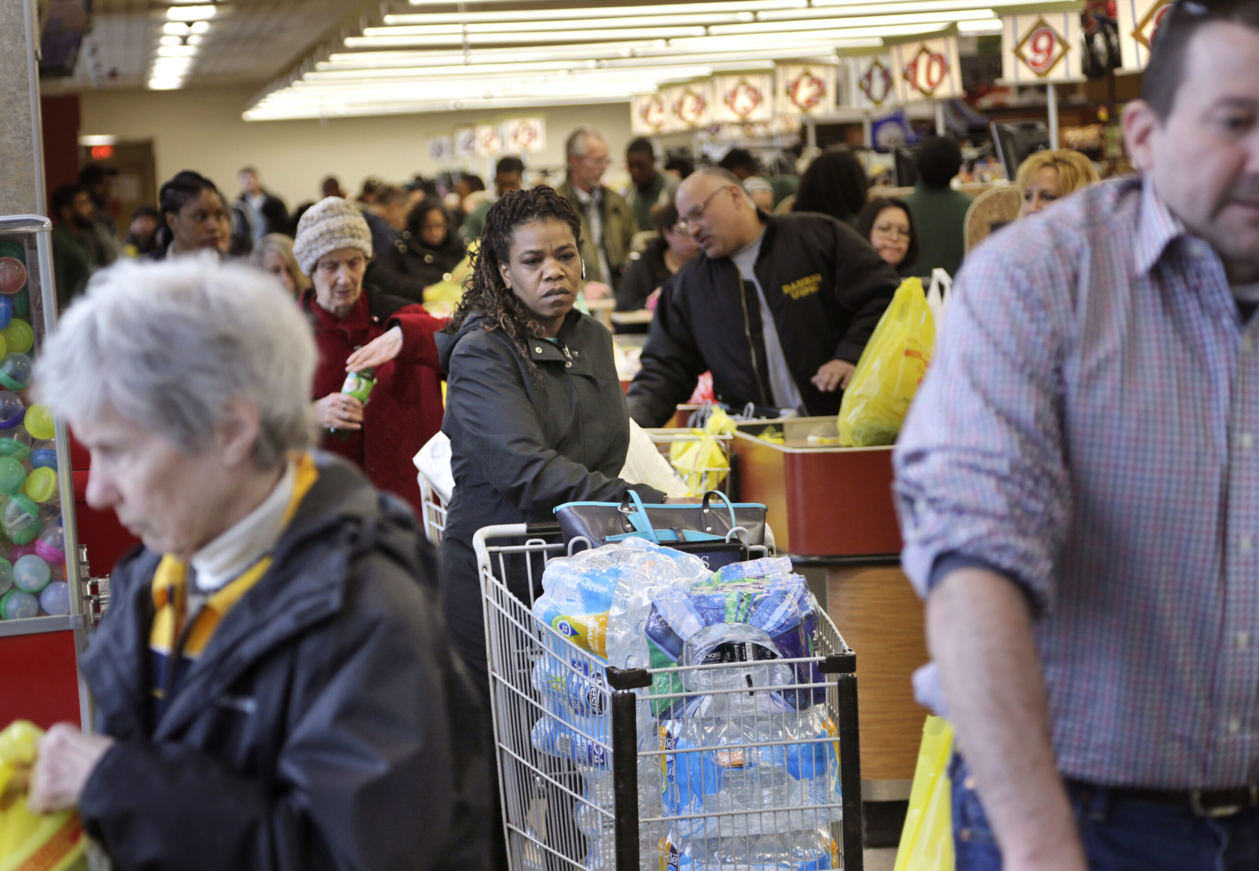 A grocery store is filled with shoppers stocking up on food and other supplies in Paramus, N.J., Monday, March 13, 2017. The Northeast is bracing for a blizzard expected to sweep the New York region with possibly the season's biggest snowstorm. (AP Photo/Seth Wenig) (AP)
