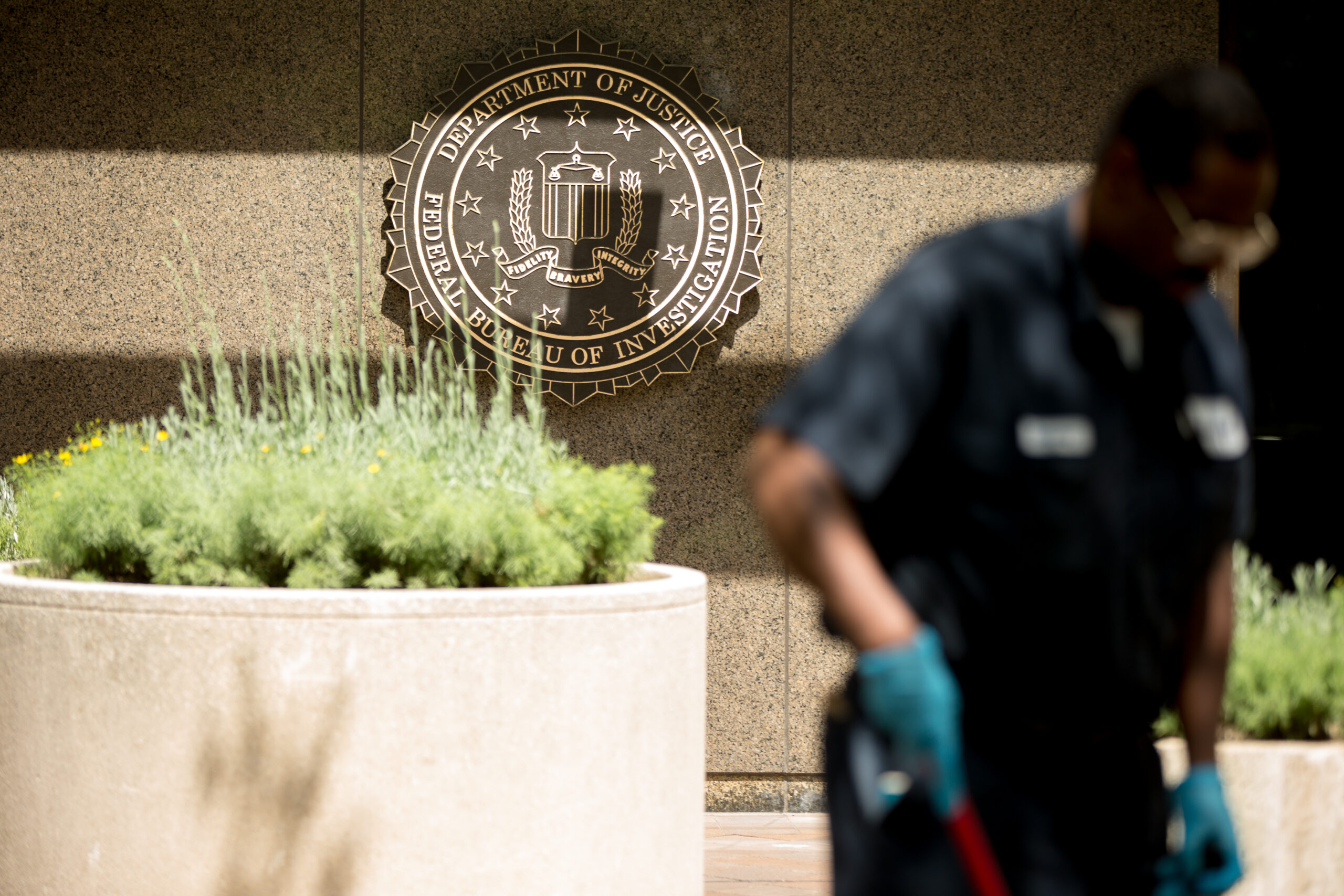 The J. Edgar Hoover Building, The Federal Bureau of Investigation headquarters, Wednesday, Aug. 19, 2015, in Washington. () (AP Photo/Andrew Harnik)