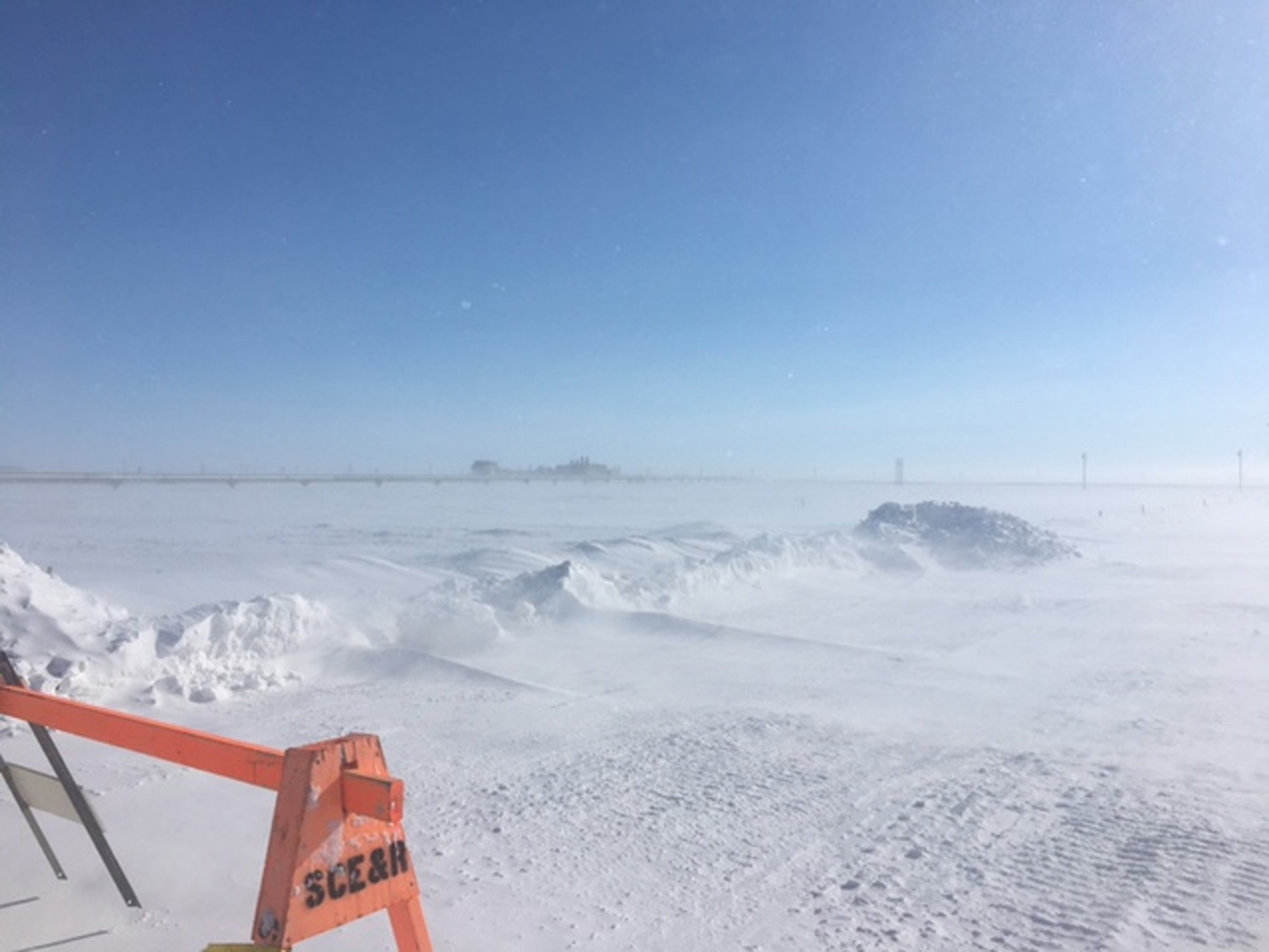 Oil well misting natural gas on Alaska's frozen North Slope, April 2017 (U.S. Environmental Protection Agency via AP)