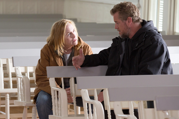 Amy Madigan and Eric Dane in "Grey Lady" (Beacon Pictures)