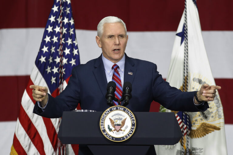 (AP Photo/John Minchillo)