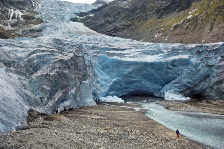 (James Balog/Extreme Ice Survey via AP) (AP)