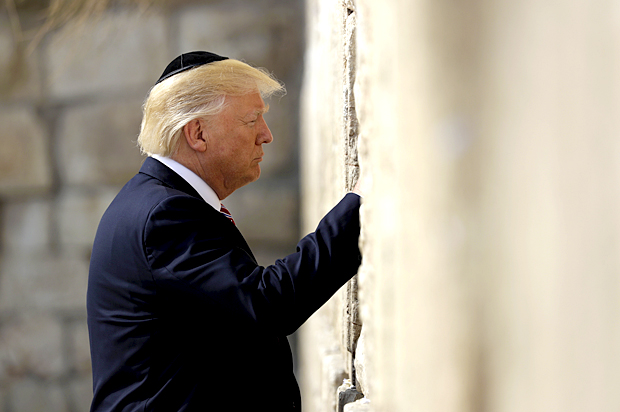 (AP/van Vucci)