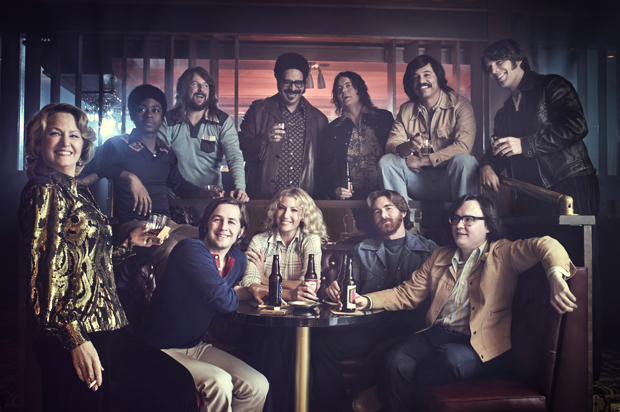 The cast of the Showtime original series I'M DYING UP HERE (Patrick Ecclesine/showtime)