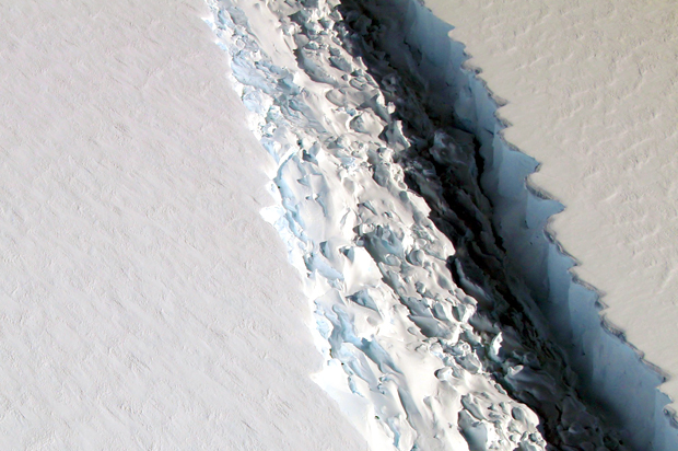 The rift in November 2016 spanning 70 miles long, more than 300 feet wide, and about a third of a mile deep. (AP/John Sonntag)