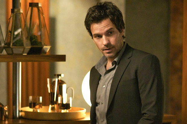 Santiago Cabrera in "Salvation" (CBS)