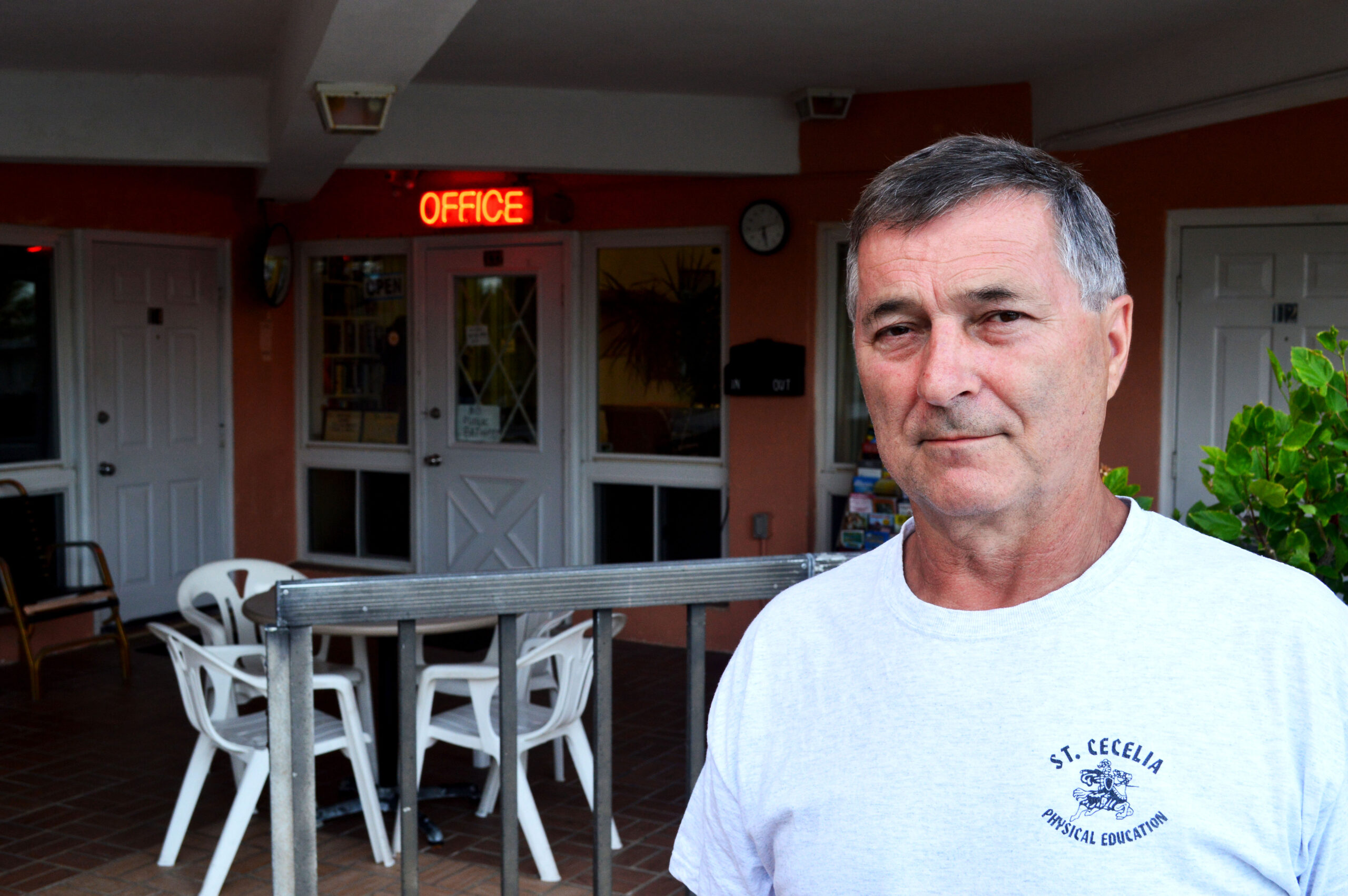 New Yorker Motel owner Edward Chzaicki (Tyler Gillespie)