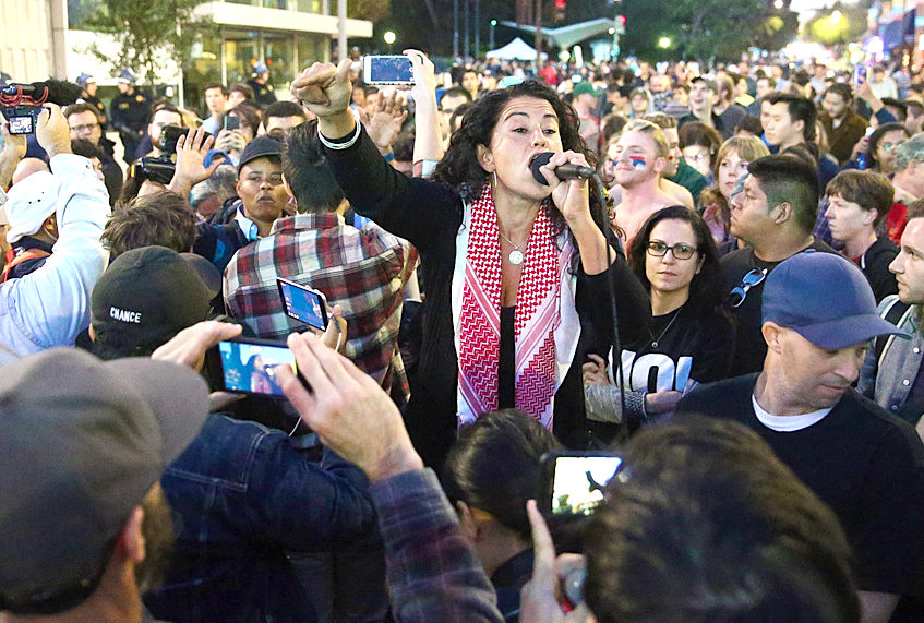 Demonstrators rally to protest a speech by conservative commentator Ben Shapiro (Getty/Elijah Nouvelage)