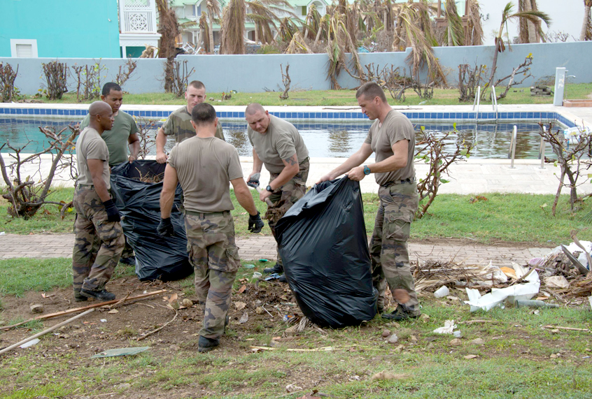 Clean up after hurricane Irma and Maria in Orient Bay, St. Martin (Getty/Helene Valenzuela)