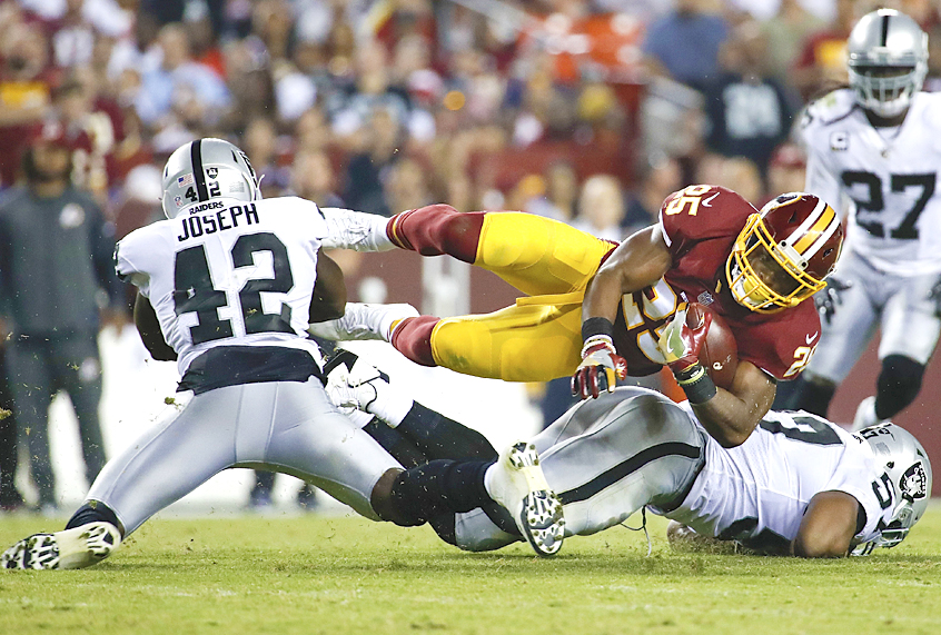 Washington Redskins vs. Oakland Raiders (AP/Alex Brandon)