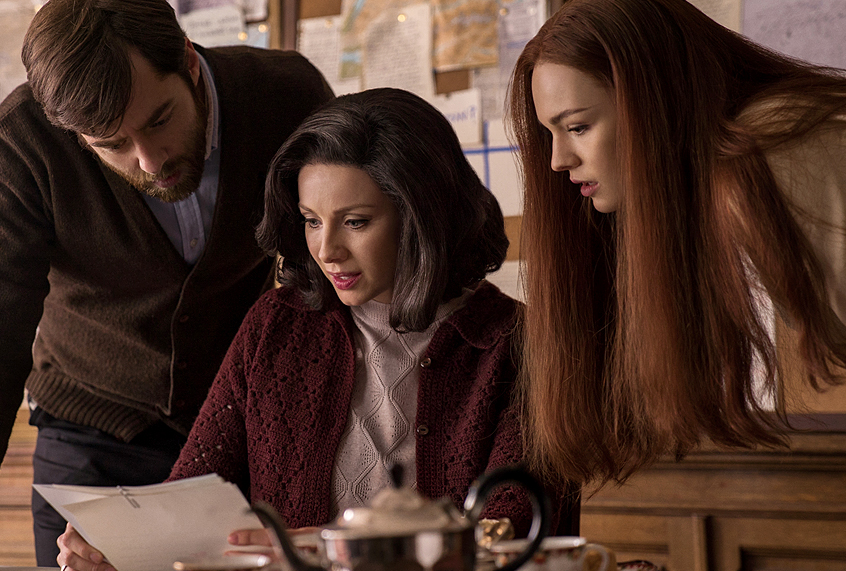 Richard Rankin, Caitriona Balfe, and Sophie Skelton in "Outlander" (Starz)