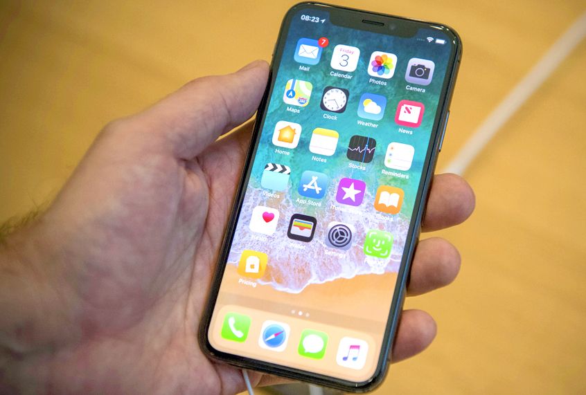iPhone X (Getty/Carl Court)