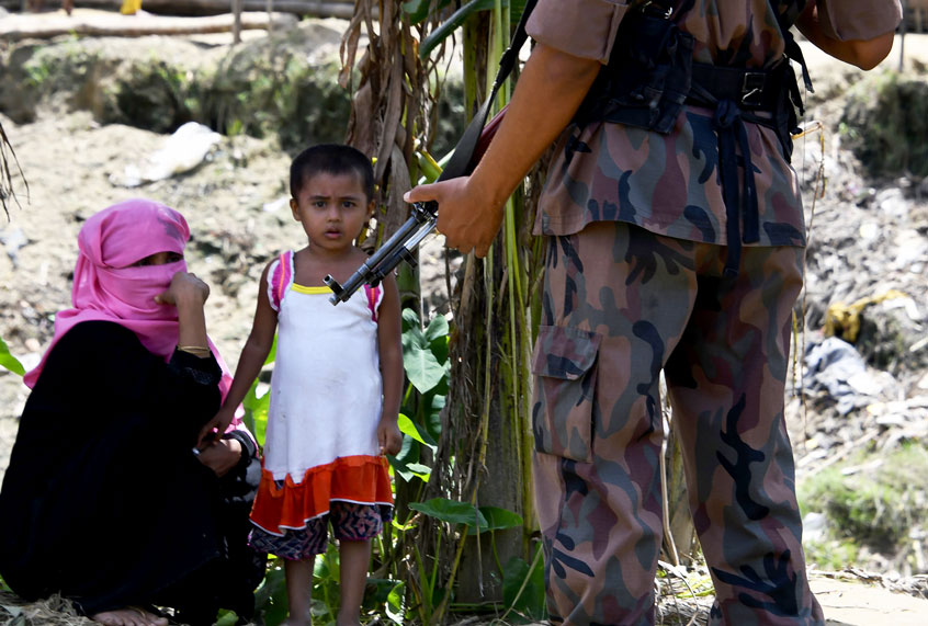 Rohingya refugees at border. (Getty/Dominique Faget)