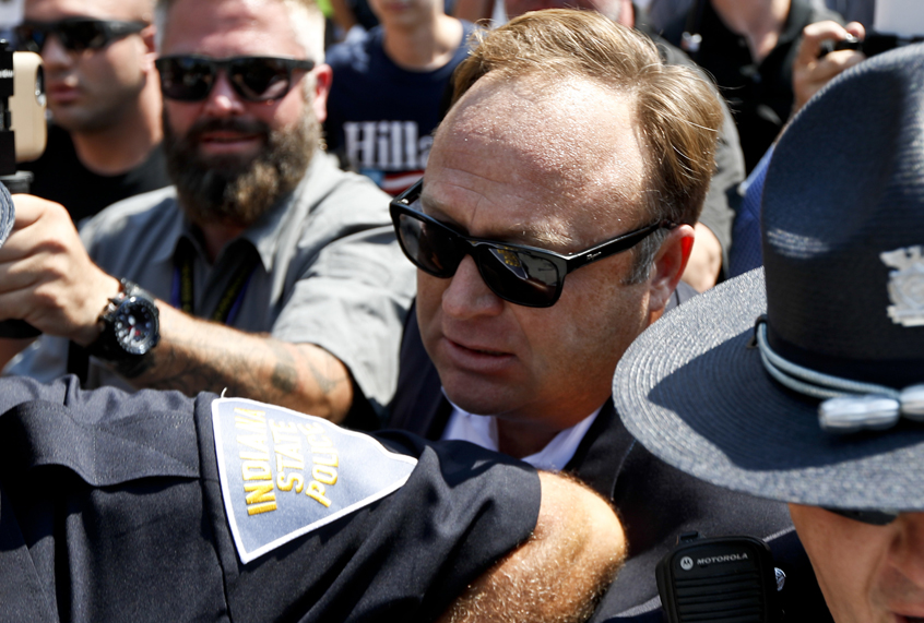 Alex Jones (AP/John Minchillo)