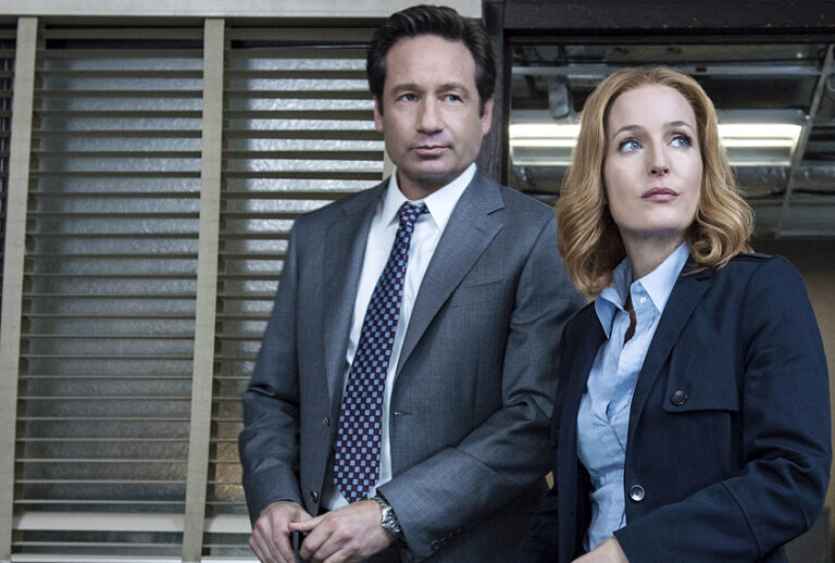 David Duchovny and Gillian Anderson in "The X-Files" (FOX/Ed Araquel)