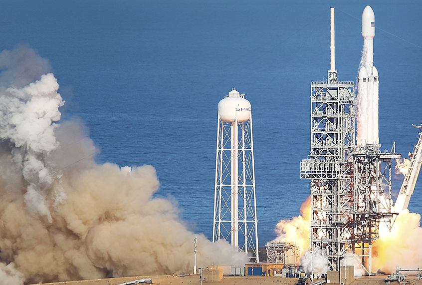 The SpaceX Falcon Heavy rocket lifts off from launch pad 39A at Kennedy Space Center, February 6, 2018 (Getty/Joe Raedle)
