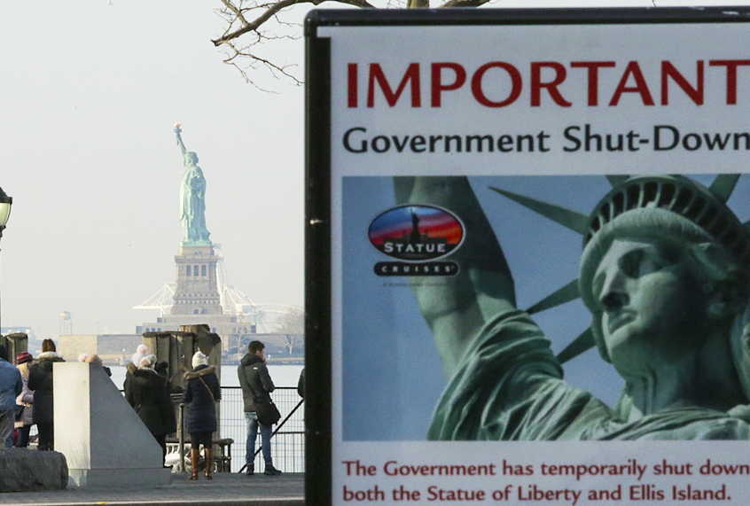 A Shutdown placard is seen at the entrance of the Liberty State ferry terminal, January 21, 2018. (Getty/Eduardo Munoz Alvarez)