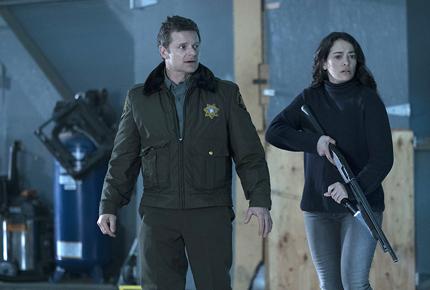 Steve Zahn and Natalie Martinez in "The Crossing" (ABC)