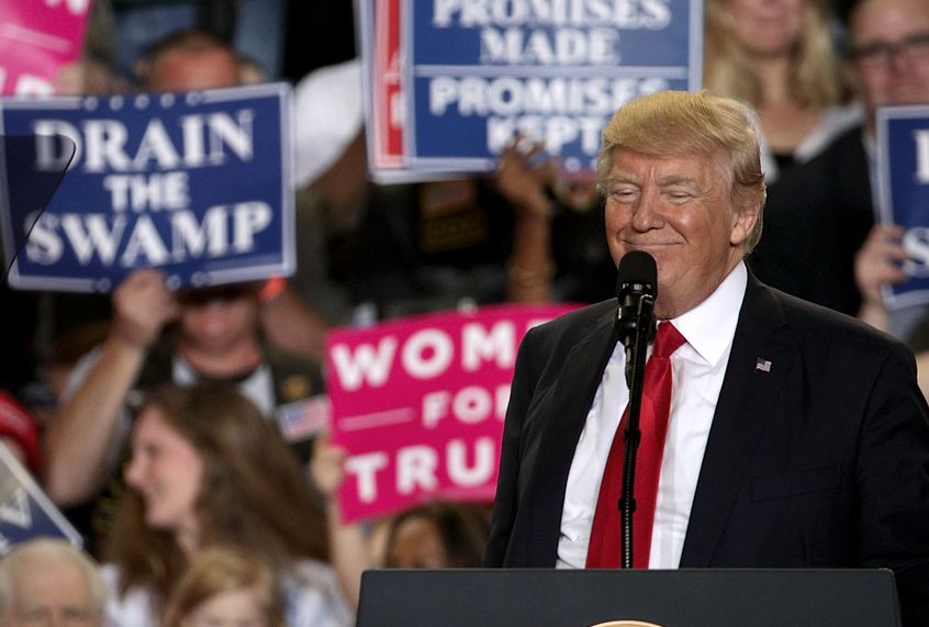 Donald Trump speaks to supporters during a "Make America Great Again Rally." (Getty/Alex Wong)