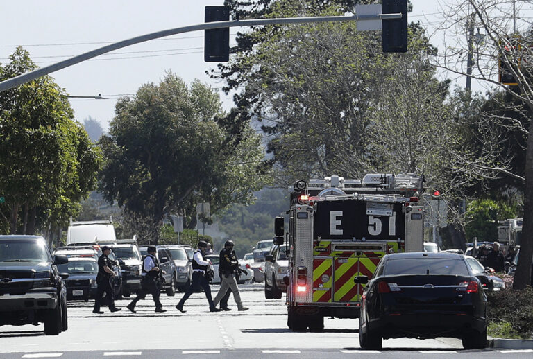 Officers at a YouTube office in San Bruno, Calif., Tuesday, April 3, 2018. (AP/Jeff Chiu)