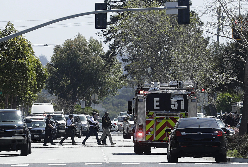Officers at a YouTube office in San Bruno, Calif., Tuesday, April 3, 2018. (AP/Jeff Chiu)