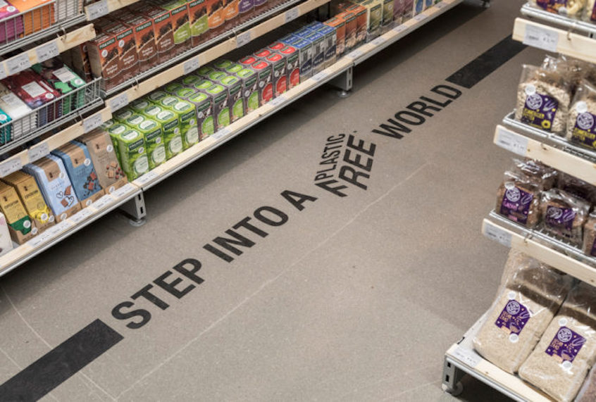 Ekoplaza’s plastic-free aisle. (Ewout Huibers/Civil Eats)