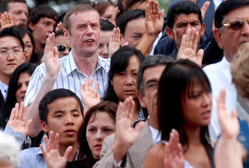 Foreign nationals are sworn-in as United States citizens during a naturalization ceremony at Monticello, the home of Thomas Jefferson. (Getty/Kevin Dietsch)