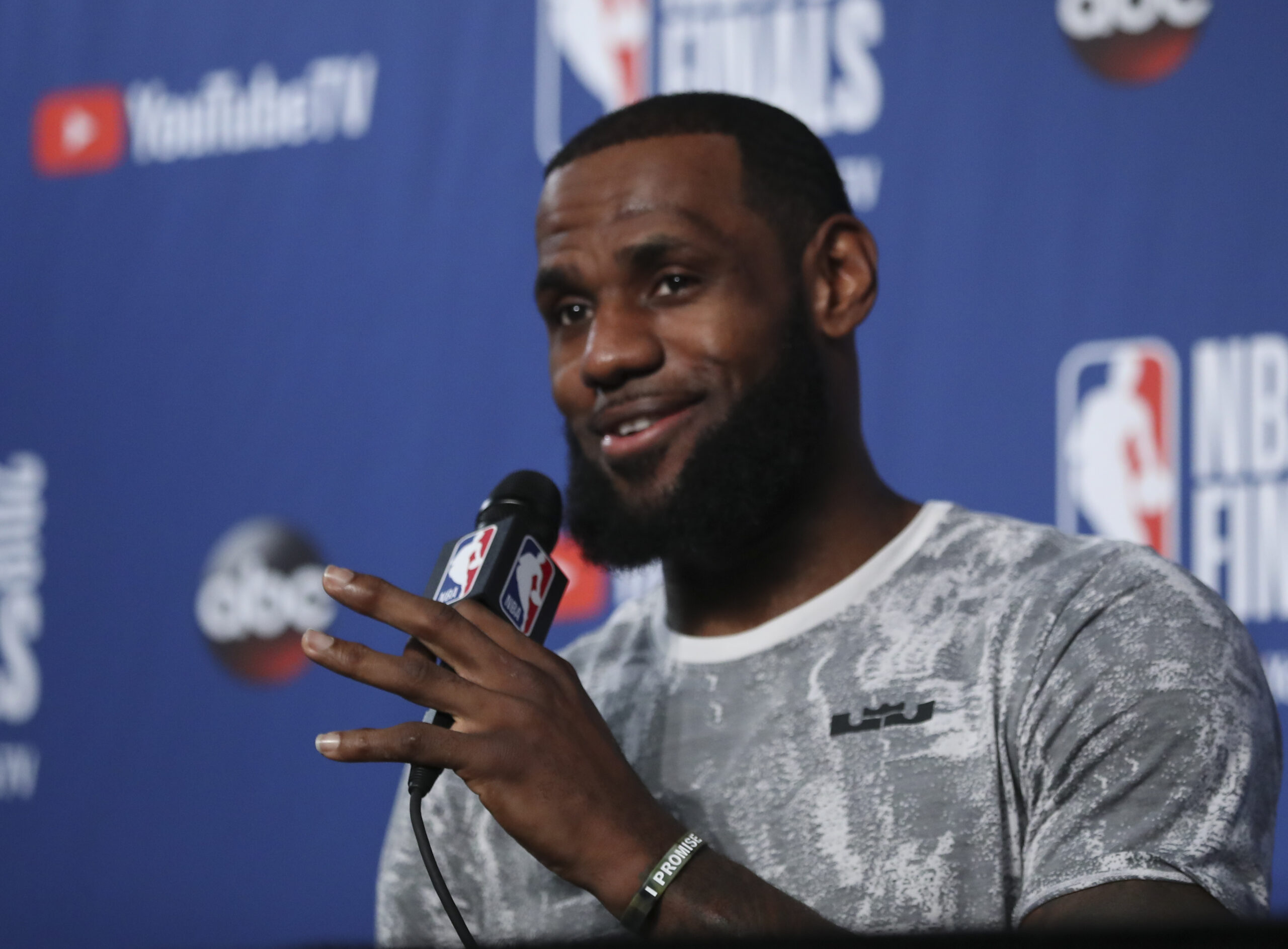 (AP Photo/Carlos Osorio)